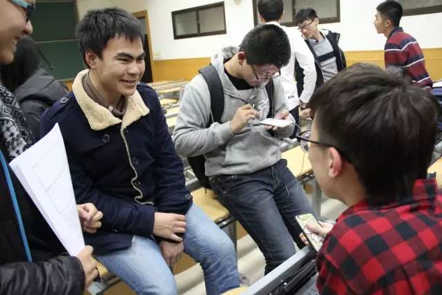高校宣讲招生素材_进班招生宣讲幽默风趣_招生宣讲总结