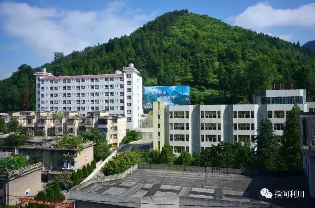 利川思源中学2018招生信息_利川高中招生计划_利川三中是高中吗
