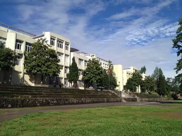 利川三中是高中吗_利川思源中学2018招生信息_利川高中招生计划