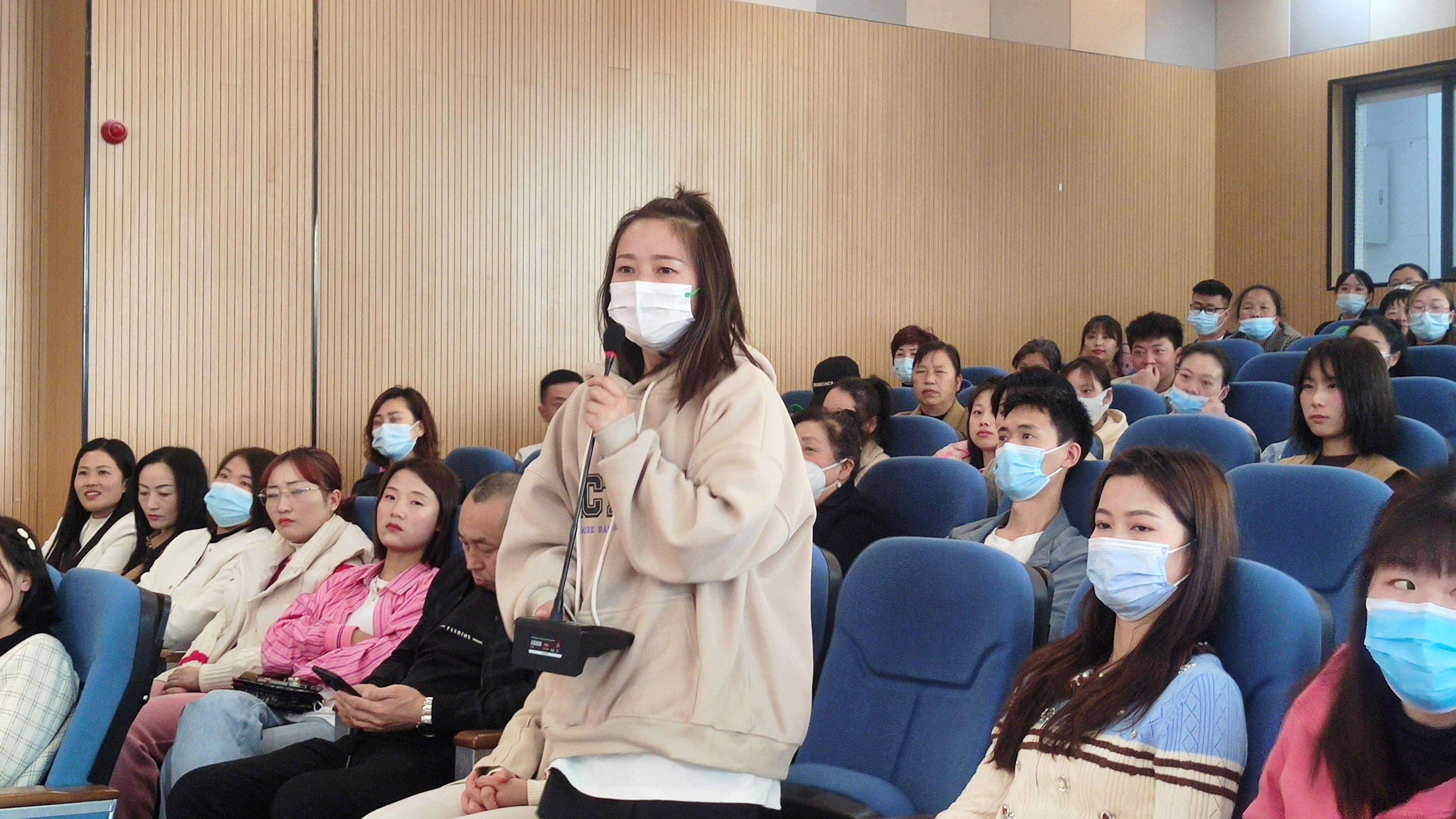 四川家庭教育指导师报名_培训师师资格证报名_四川公务员报名家庭主要成员